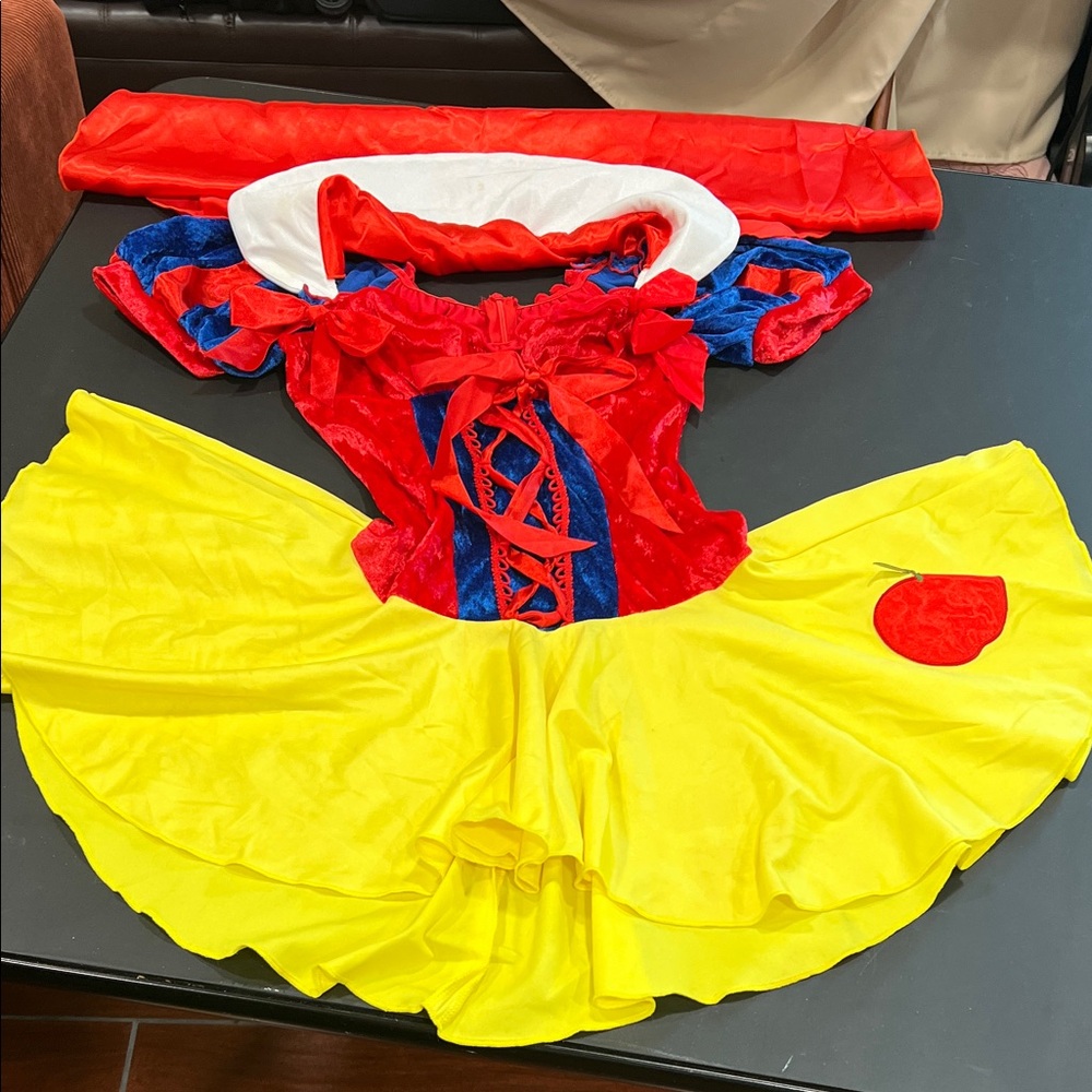 Woman Snow White Costume - Red, Blue, Yellow